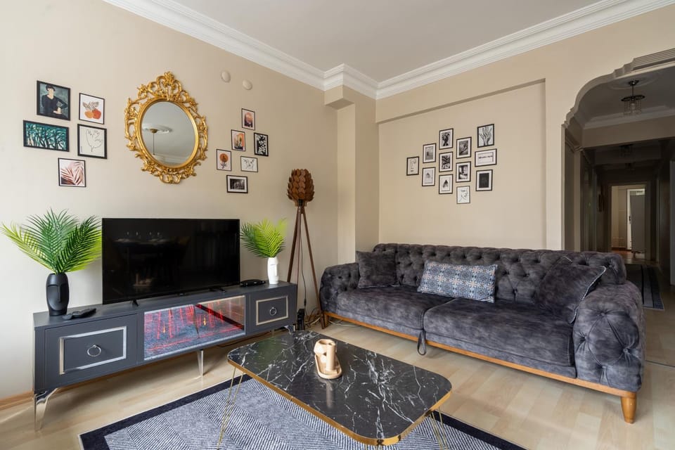 Communal lounge/ TV room, TV and multimedia, Living room, Seating area, Evening entertainment