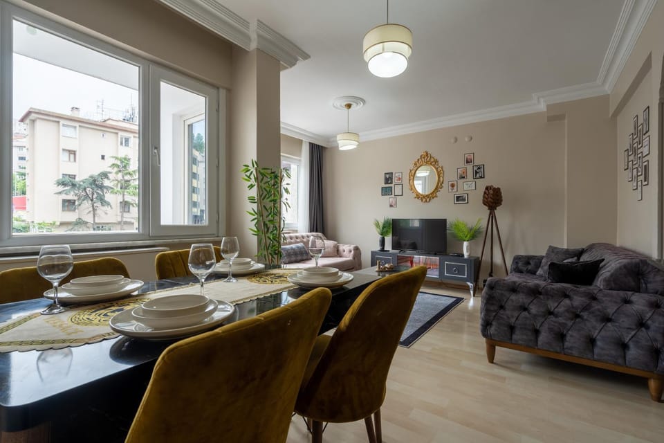 Communal lounge/ TV room, Living room, Seating area, Evening entertainment