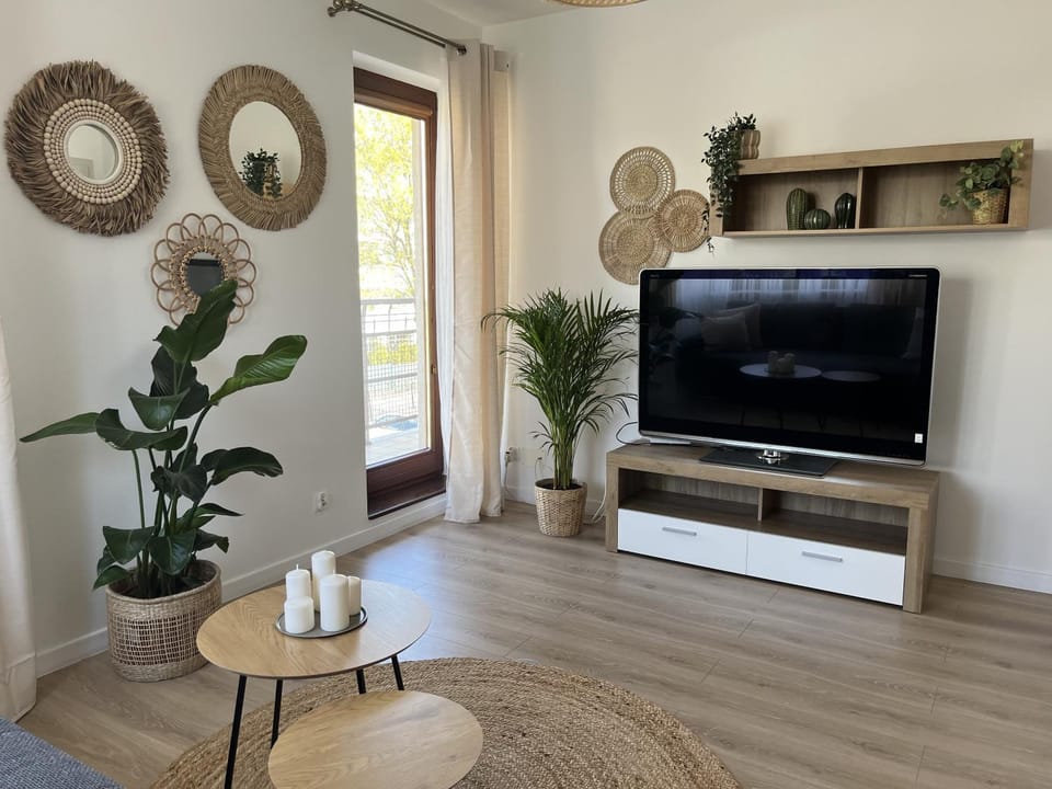 Communal lounge/ TV room, TV and multimedia, Evening entertainment