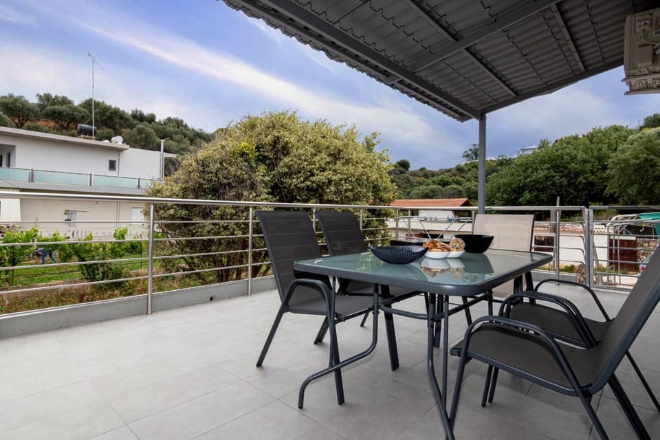 View (from property/room), Balcony/Terrace