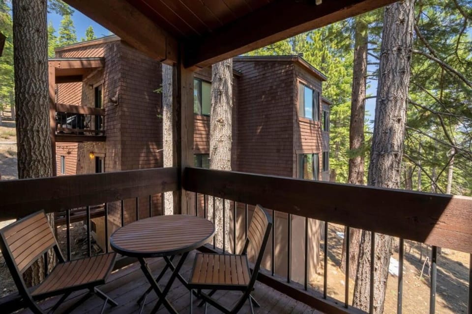 Northstar Ski in Ski out 2BR Condo House in Northstar Drive