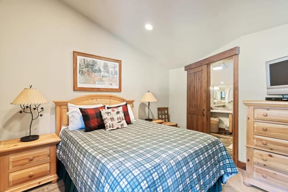 Northstar Ski in Ski out 2BR Condo House in Northstar Drive