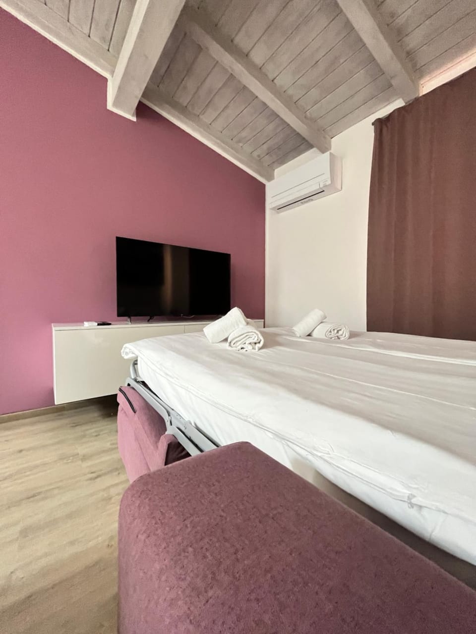 TV and multimedia, air conditioner