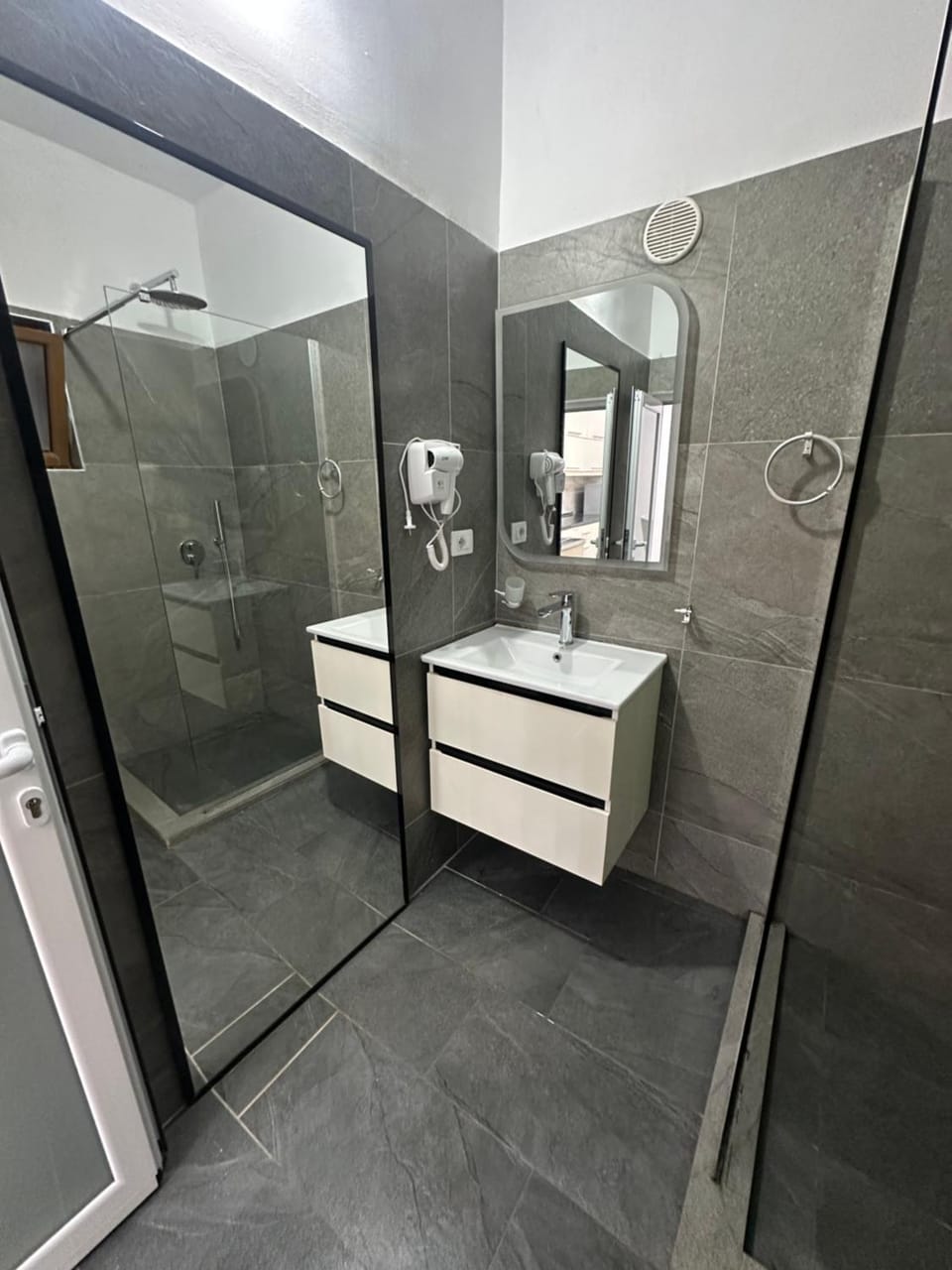 Guesthouse Dauti Bed and Breakfast in Ksamil