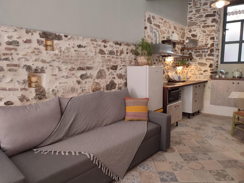 Kitchen or kitchenette, Seating area