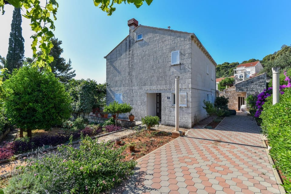 Property building, Garden