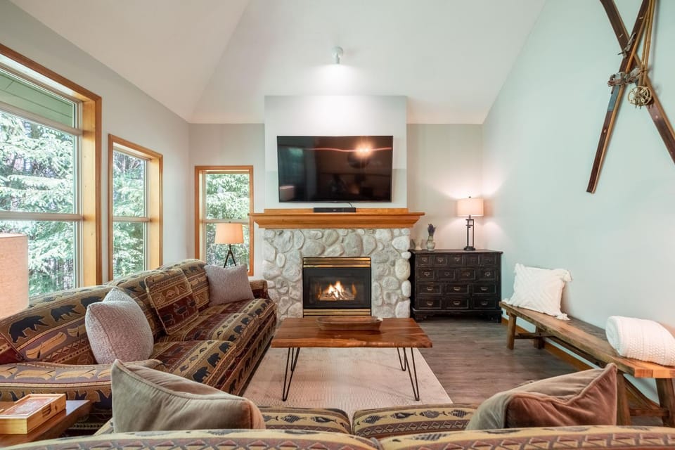 TV and multimedia, Living room, flat iron