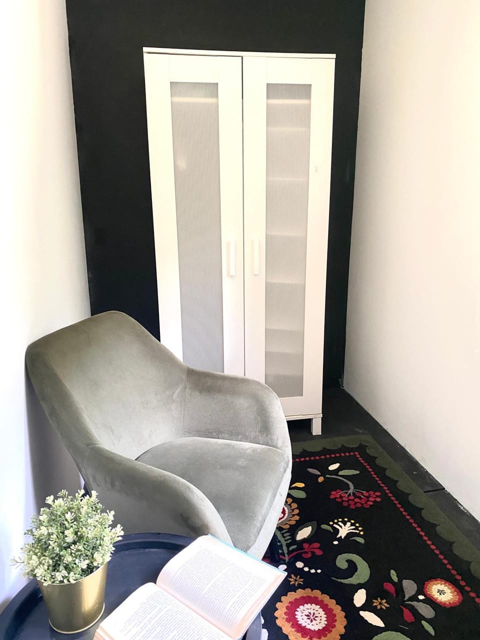 Seating area, wardrobe