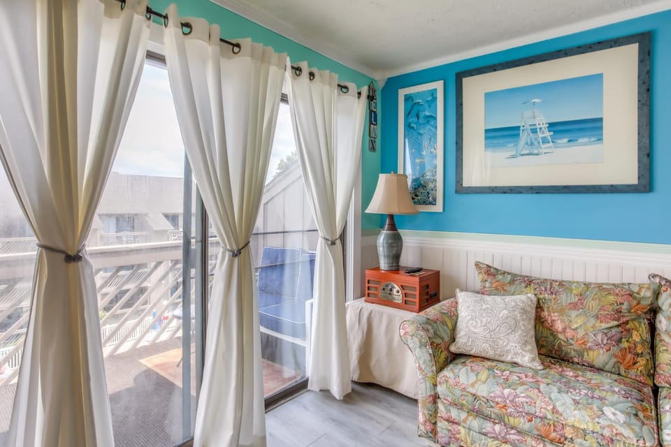 Private Pool-View Balcony: Myrtle Beach Condo! House in South Carolina