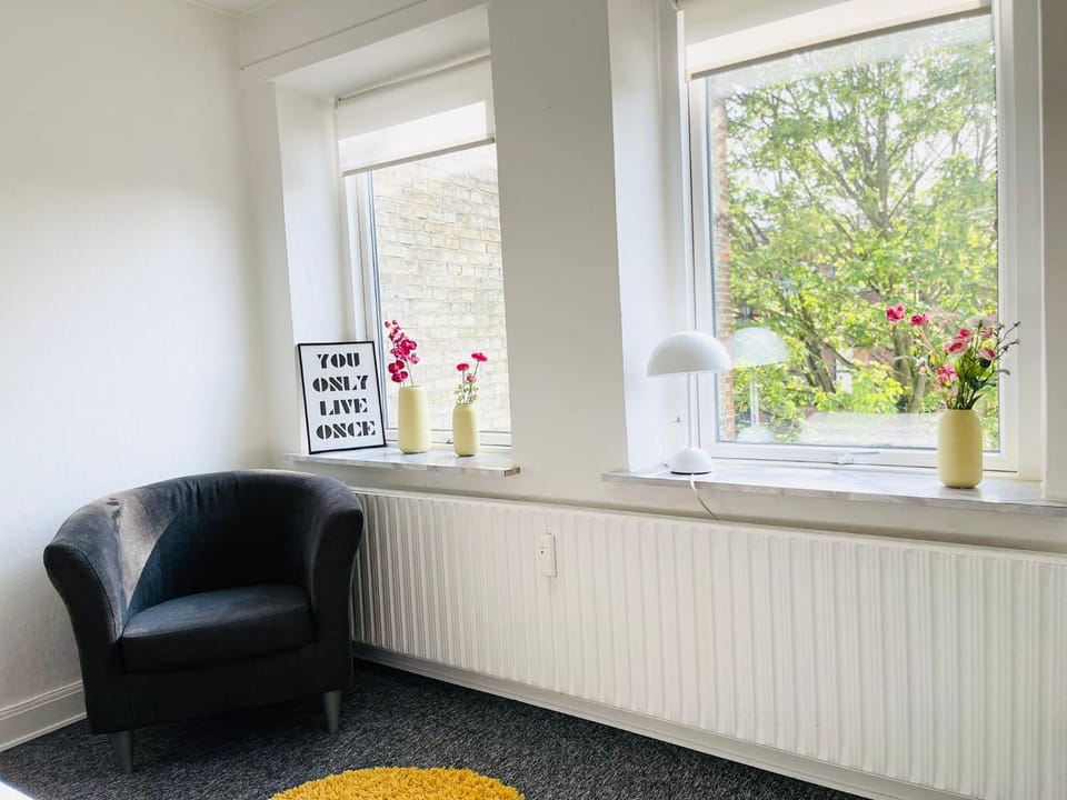 Seating area, Bedroom