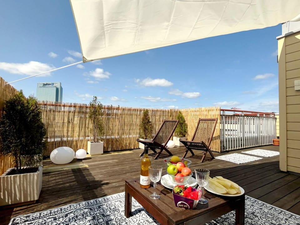 View (from property/room), Balcony/Terrace, Seating area, sunbed