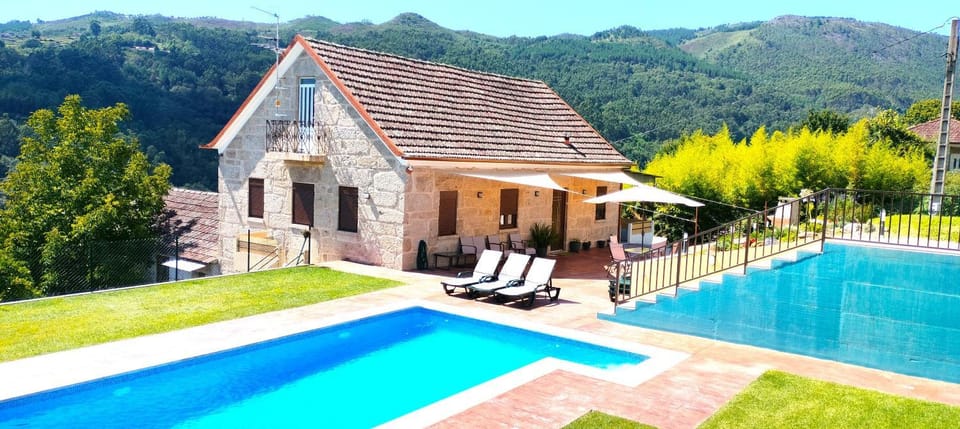 Property building, Off site, Natural landscape, Garden, Garden view, Mountain view, Pool view, Swimming pool, sunbed