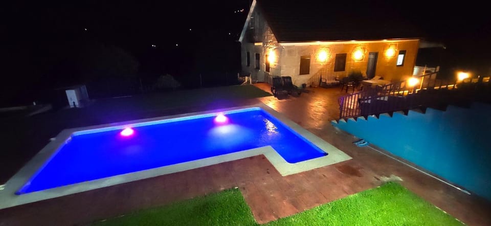 Property building, Off site, Night, Garden, Garden view, Pool view, Swimming pool, sunbed