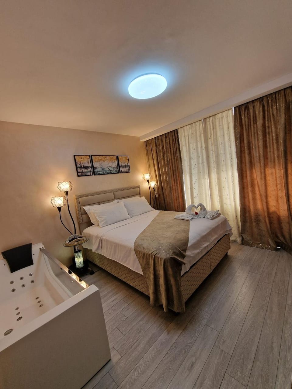 All In Jacuzzi Apartment Apartment in Romania