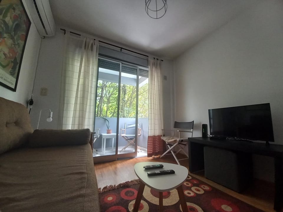 DEPARTAMENTO a PASOS del CENTRO, BARRIO NORTE, 4 PERSONAS Apartment in La Plata