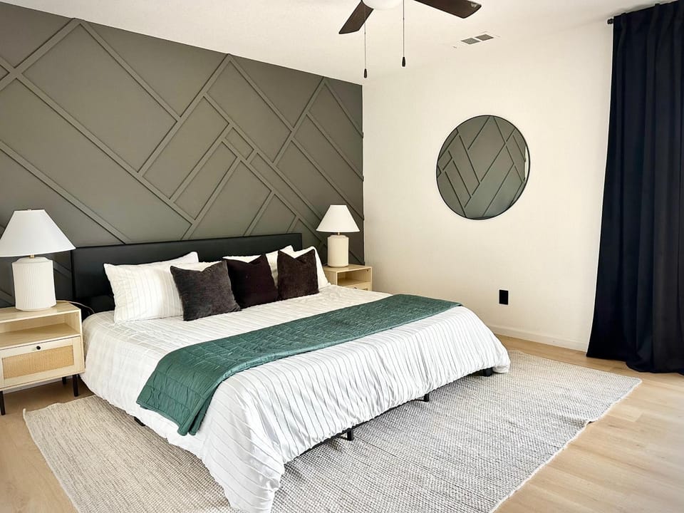 Bed, Photo of the whole room, Bedroom