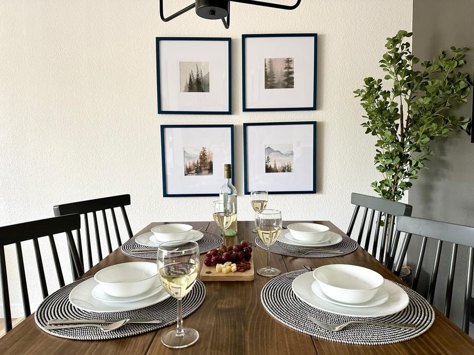 Dining area, Food
