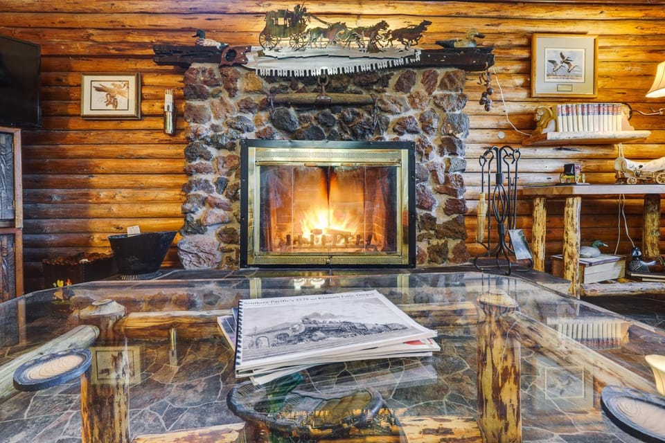 Remote Escape: Klamath Falls Cabin By Lake & Hikes Cabin in Oregon
