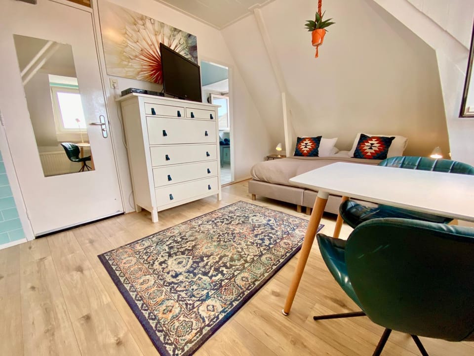 Living room, Photo of the whole room, Dining area, Bedroom