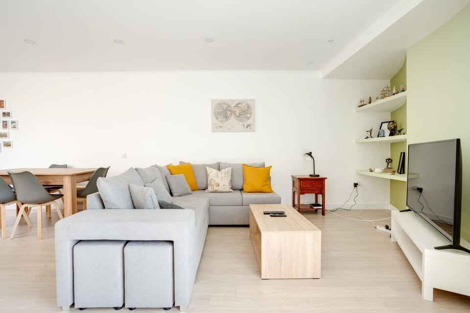 TV and multimedia, Seating area