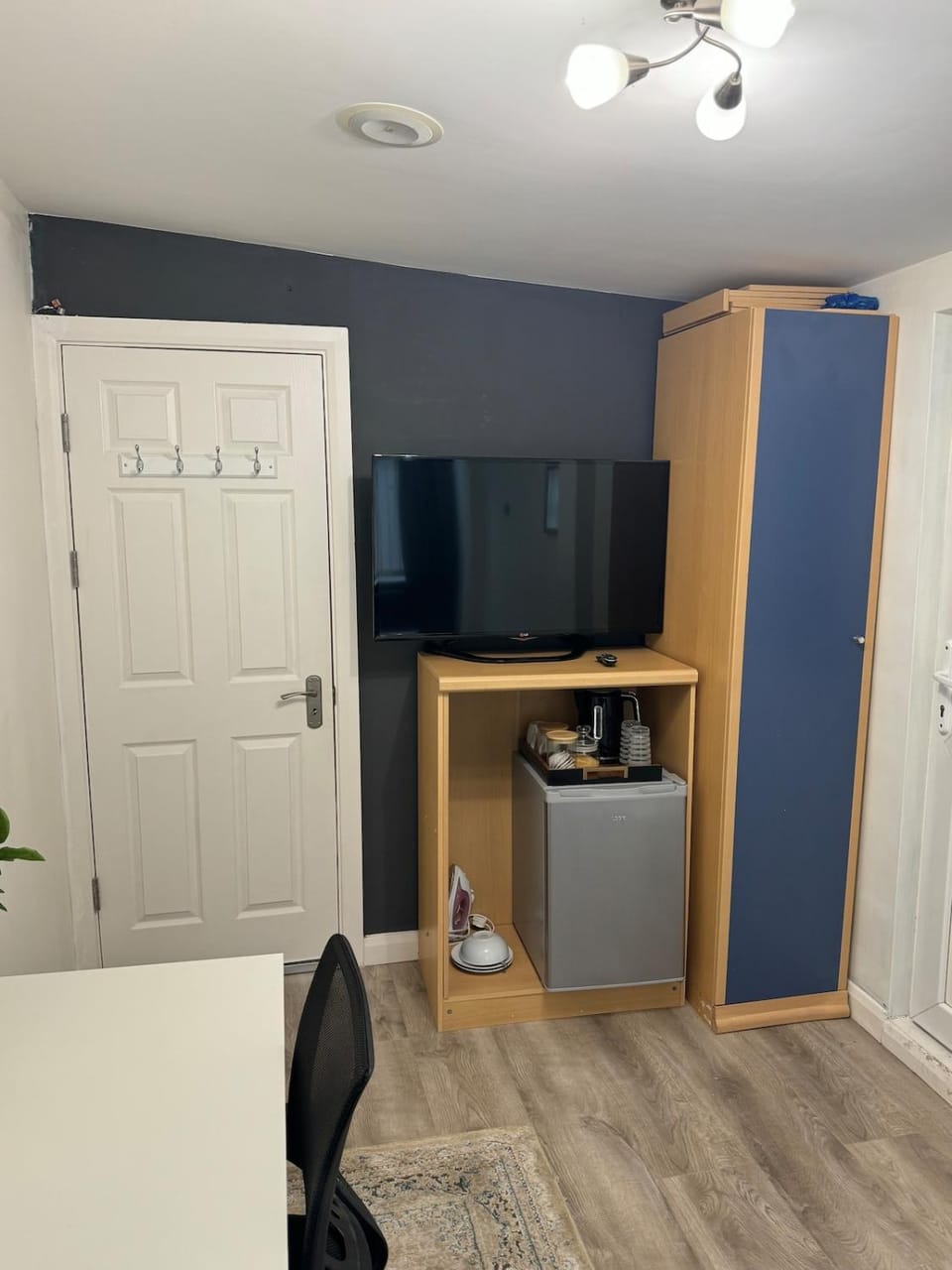 TV and multimedia, wardrobe