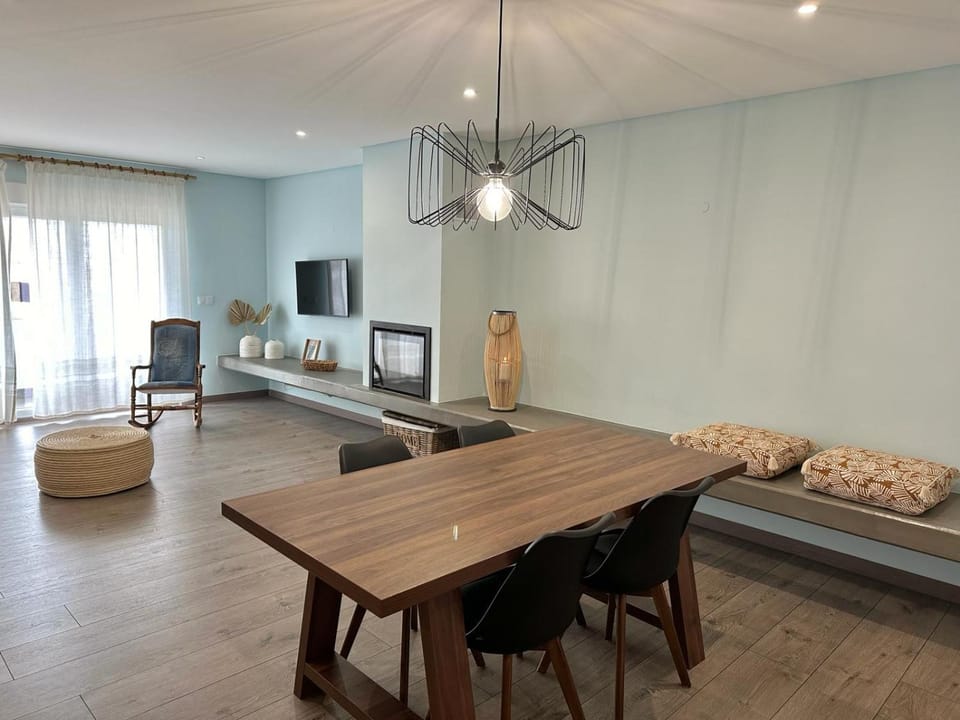 Beach Retreat Apartment in Lisbon District