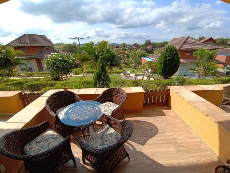 Patio, View (from property/room), Balcony/Terrace