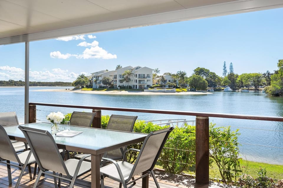 Noosa Haven Apt 6 Riverside Retreat Apartment in Noosa Heads