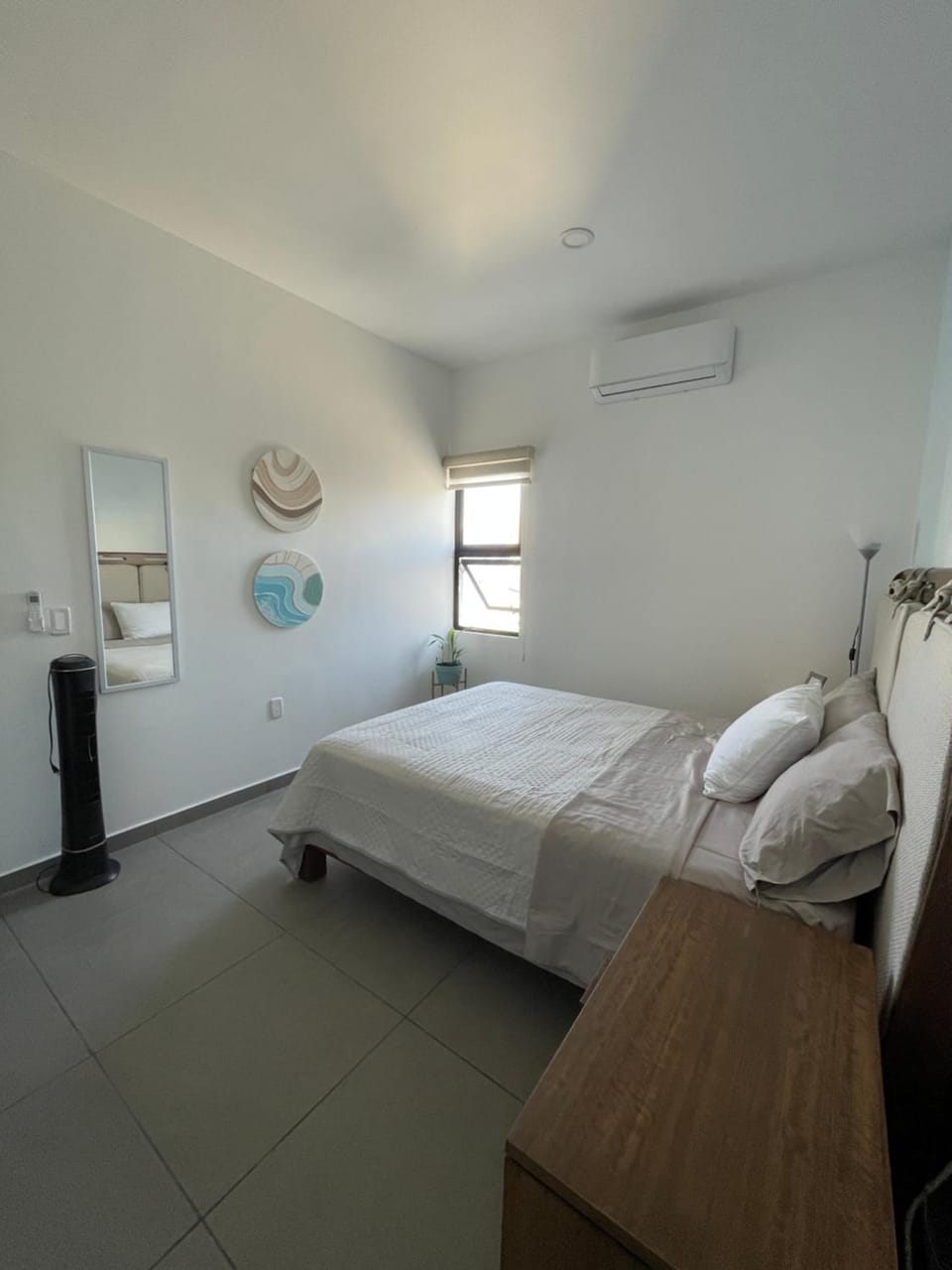 Bedroom, air conditioner