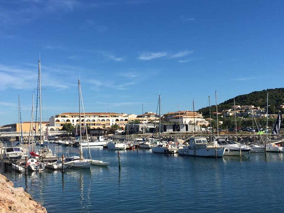 Appartement pour 4 en bord de mer à Sète avec parking privatif - FR-1-338-508 Apartment in Occitanie