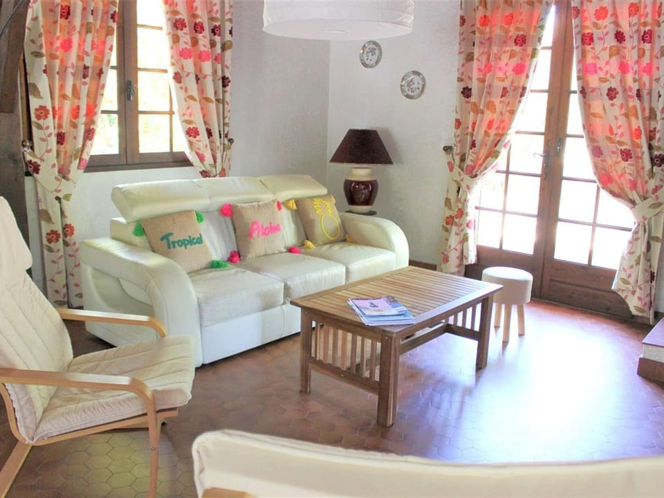 Villa landaise avec jardin proche plages et commerces, 3 chambres, terrasse couverte et barbecue - FR-1-736-10 Villa in Lege-Cap-Ferret