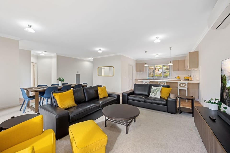 Living room, Seating area, Dining area