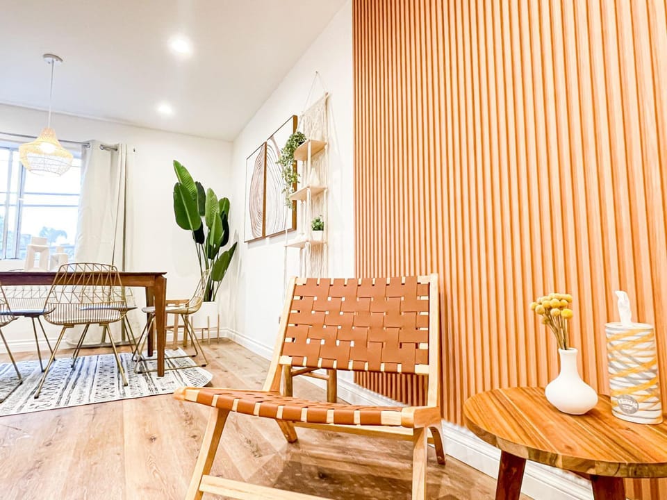 Seating area, Dining area
