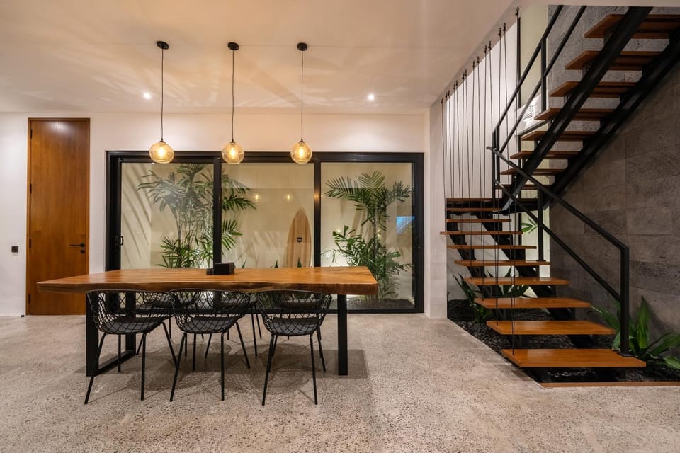 Seating area, Dining area