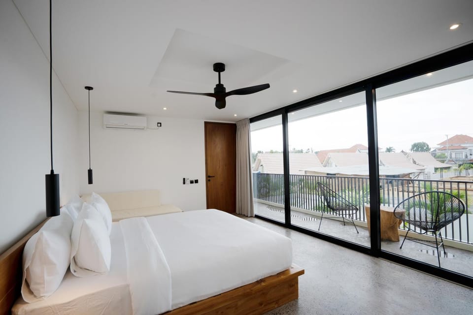 Bed, View (from property/room), Balcony/Terrace, Photo of the whole room, Bedroom, air conditioner