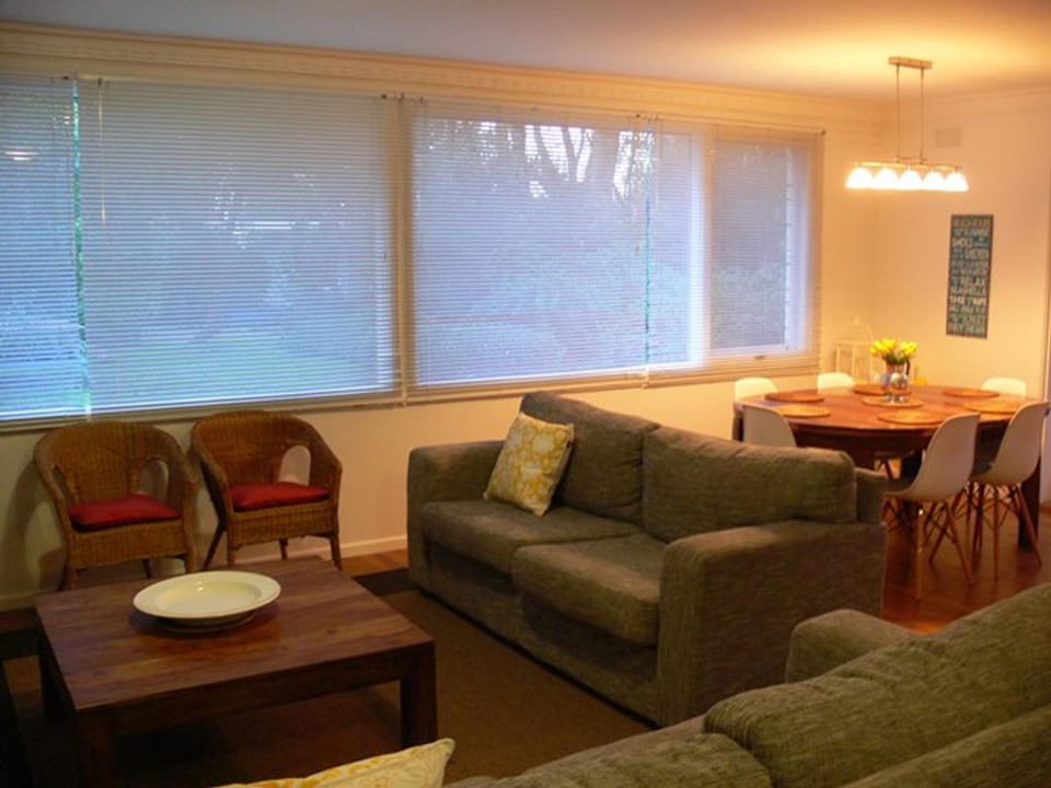 The Woodland Cottage at Silverleaves Beach House in Cowes