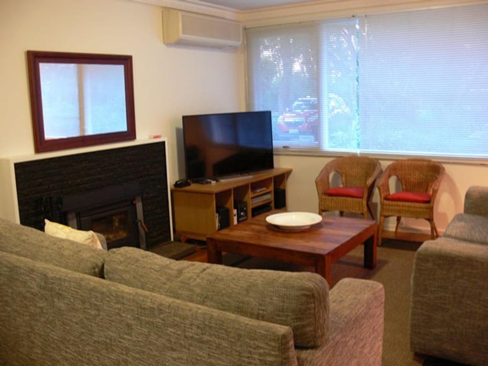The Woodland Cottage at Silverleaves Beach House in Cowes