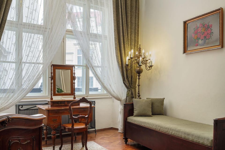 Living room, City view, Landmark view