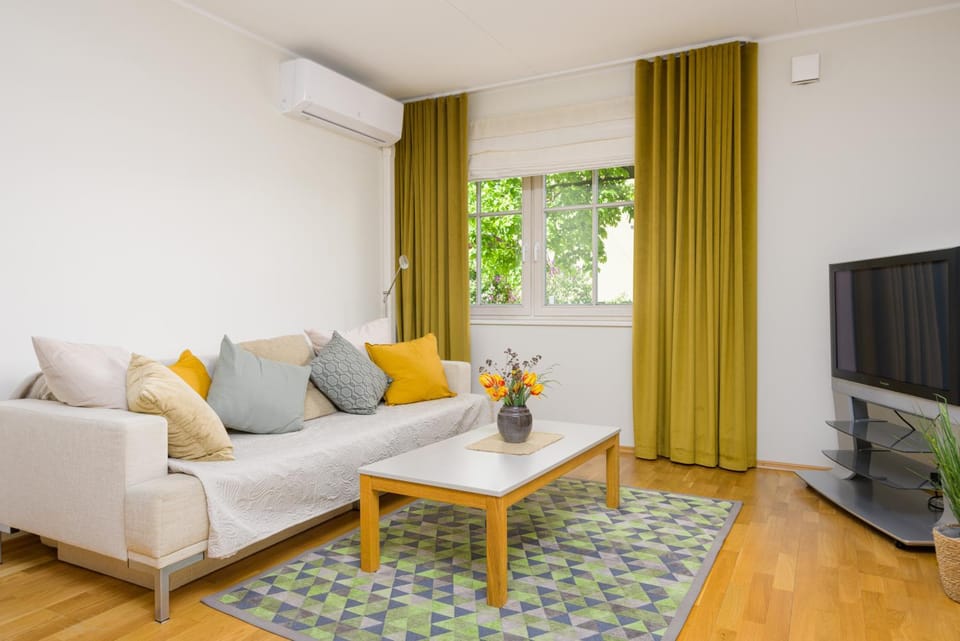 TV and multimedia, Living room, air conditioner