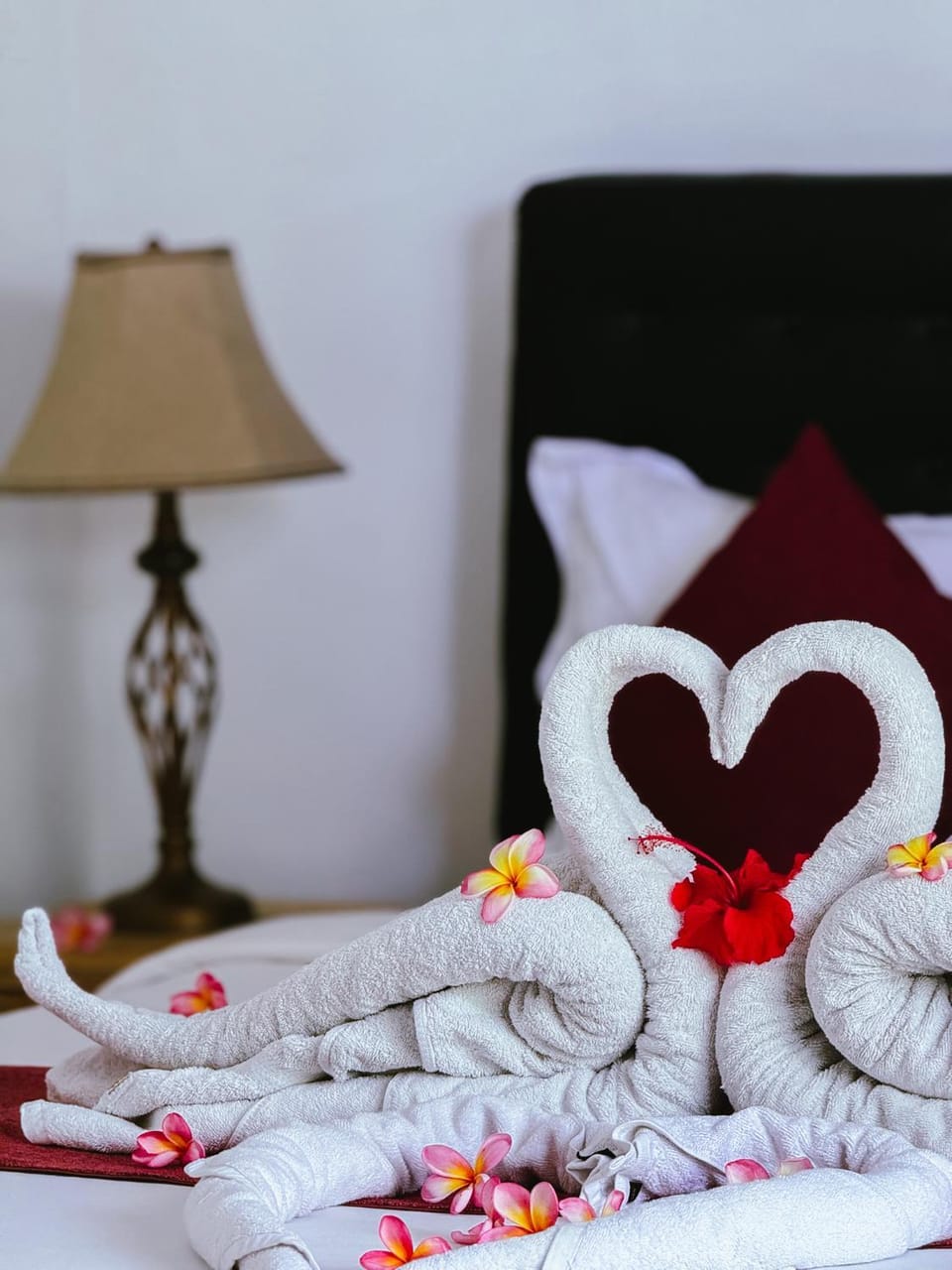 Bed, Photo of the whole room, Bedroom, towels