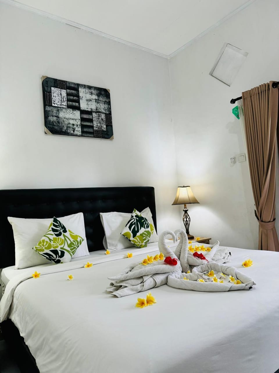 Bed, Bedroom, towels, wardrobe