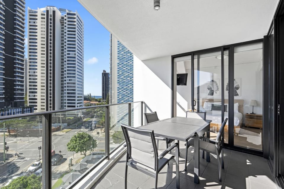 Balcony/Terrace, City view