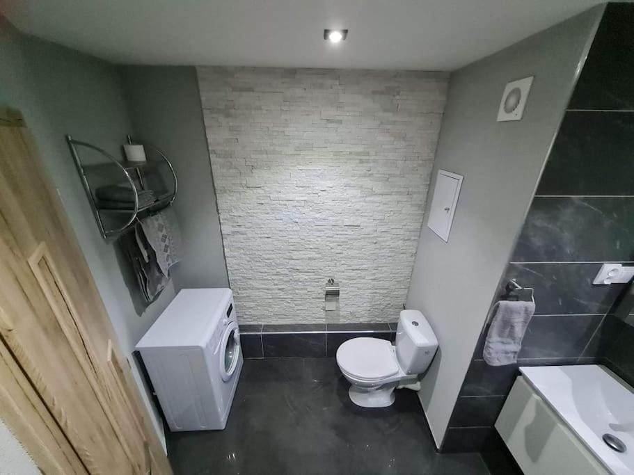 Shower, Toilet, Bathroom, washing machine