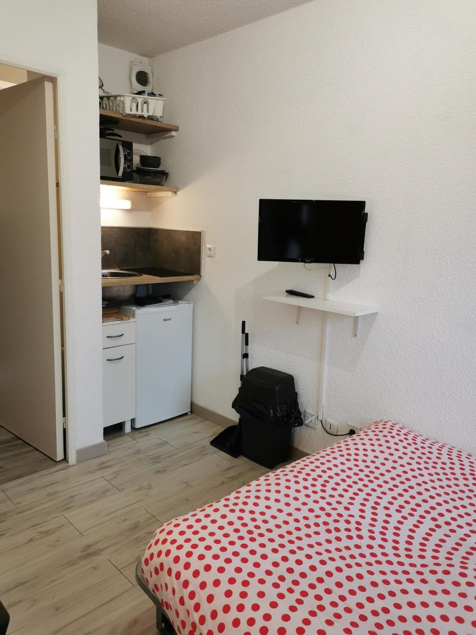 Studio meublé équipé calme et bien situé Apartment in Joué-lès-Tours