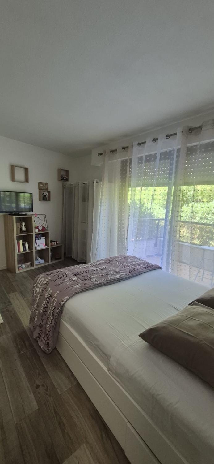 Exceptionnel studio Nice proche mer avec piscine, parking et terrasse Apartment in Nice