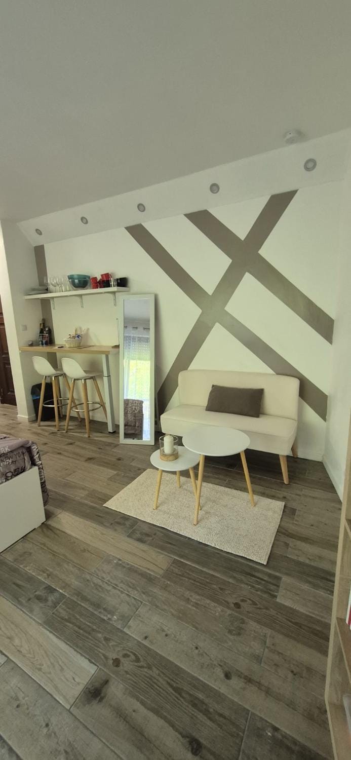 Exceptionnel studio Nice proche mer avec piscine, parking et terrasse Apartment in Nice