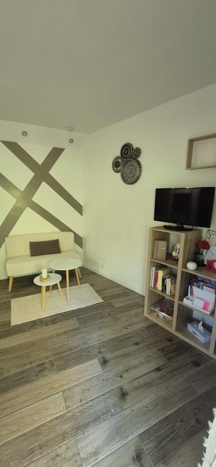 Exceptionnel studio Nice proche mer avec piscine, parking et terrasse Apartment in Nice