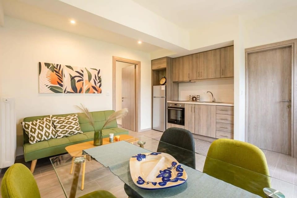 Kitchen or kitchenette, Living room, Seating area, Dining area, stove