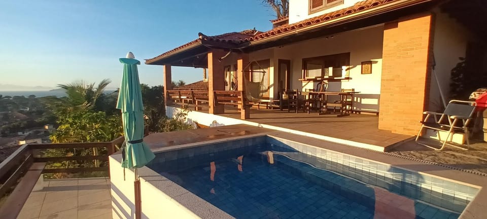 Casa e piscina privativa, vista para o mar em condomínio pé na areia House in Armacao dos Buzios