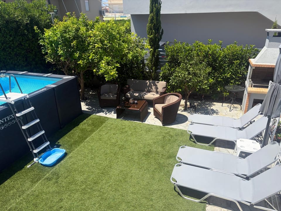 Garden, Garden view, Pool view, Swimming pool, sunbed